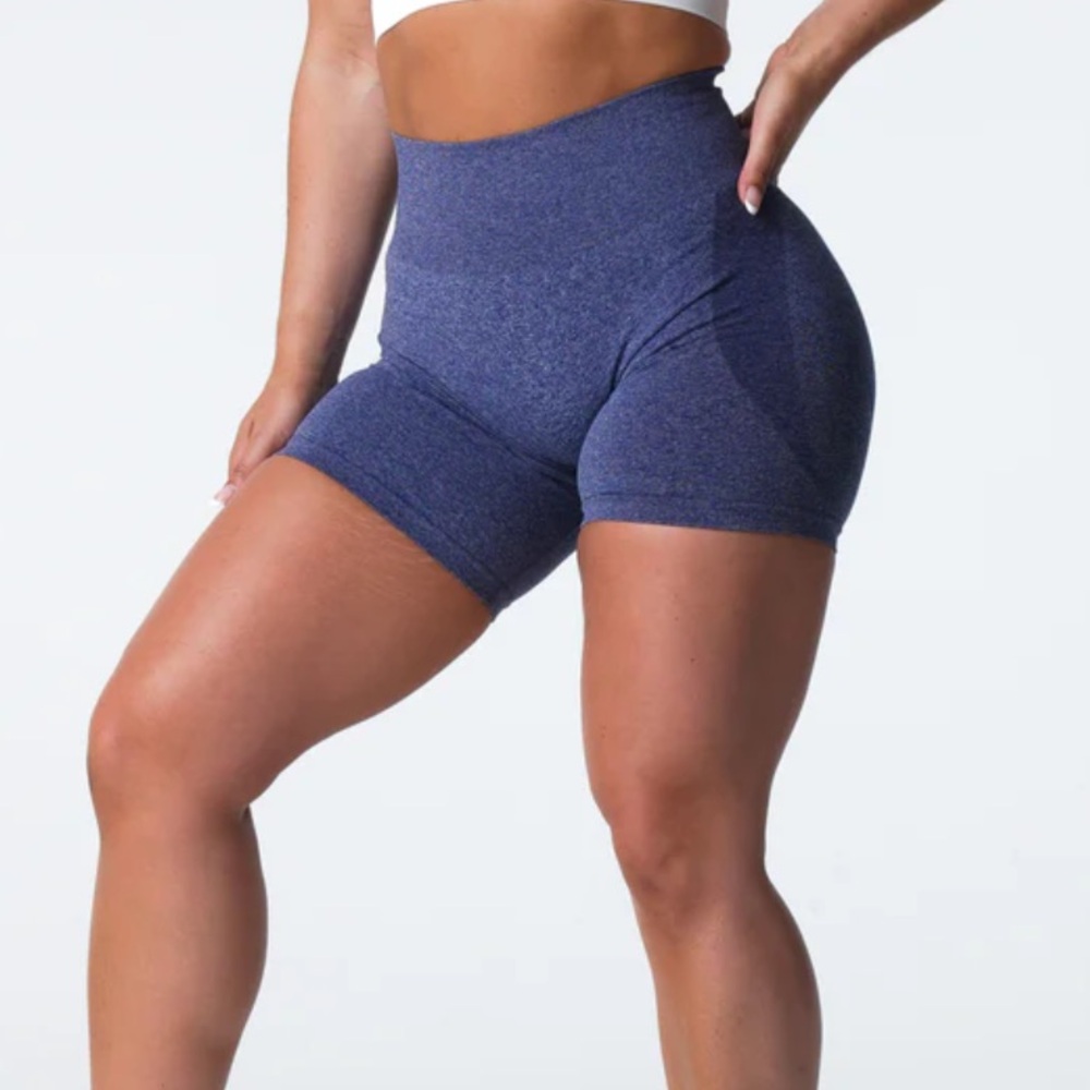 NVGTN Indigo Contour Seamless Women's High-Waisted Shorts